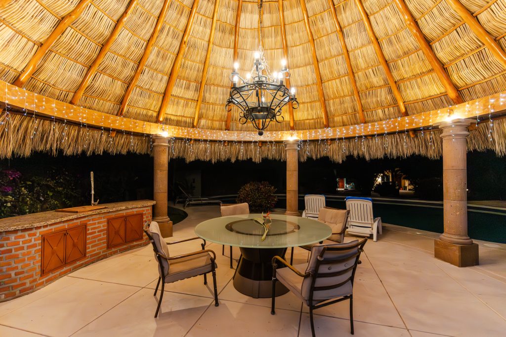 Pool and Kitchen 19